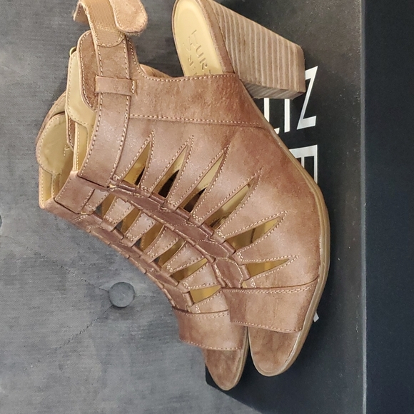 Women's Naturalizer Shoes - Picture 2 of 6